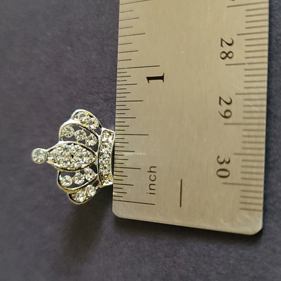 Silver Rhinestone Crown Brooch - Picture 4 of 7